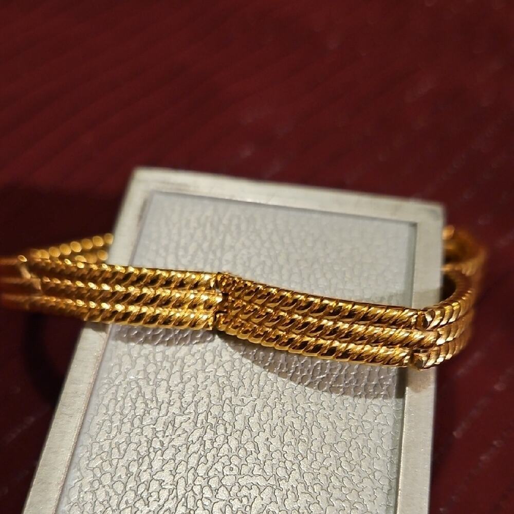 6 Assorted Gold and Silver Bracelets - Picture 7 of 7